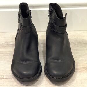 Clarks Collection Black Zip Side, Ankle Heel Booties Size 7